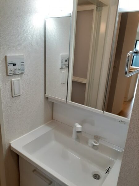 プルメリアA  1LDK・・・203号室