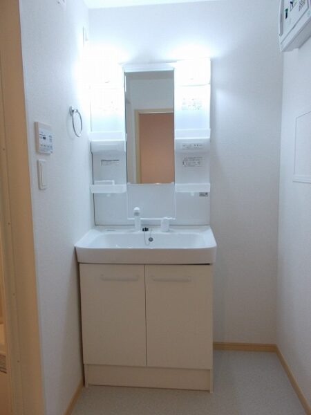 アストロ　1LDK・・・201号室