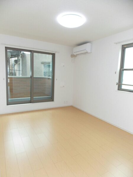 レジェンド春日　1LDK・・・201号室
