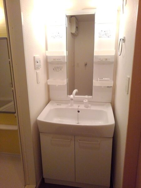 ファミール旭ヶ丘C　2LDK・・・203号室