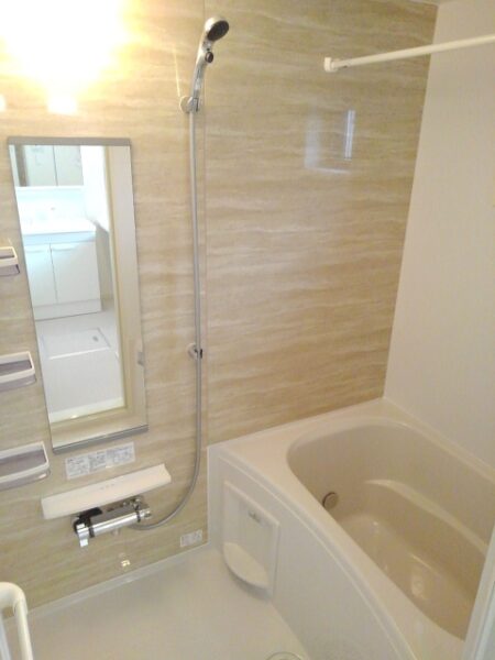 フルール ド プリュヌ・・・203号室