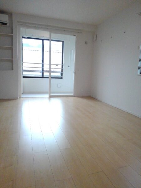 フルール ド プリュヌ・・・203号室