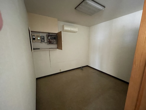 延岡市紺屋町売事務所
