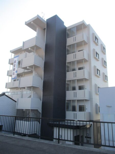 Sunlight春日　1R+ﾛﾌﾄ