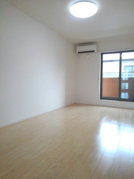 ベル・イースト  1LDK・・・201号室