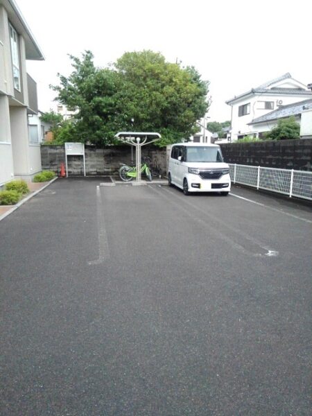 ファミール旭ヶ丘Ｂ　2LDK・・・203号室