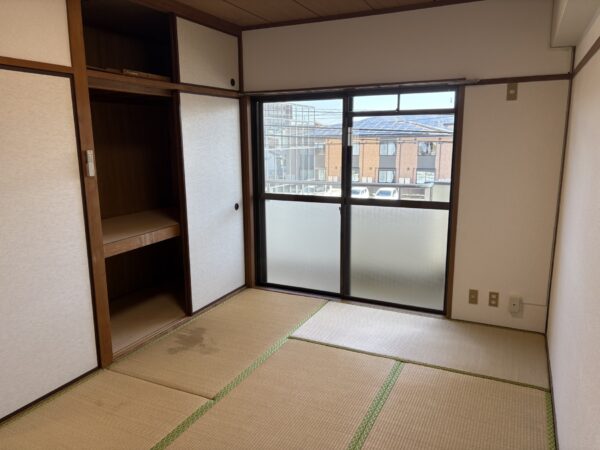 ロイヤルハイツ福井（中部屋）