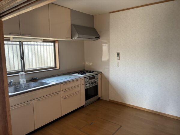 川原崎　中古物件　一部リフォーム済み（風呂、トイレ、洗面台）