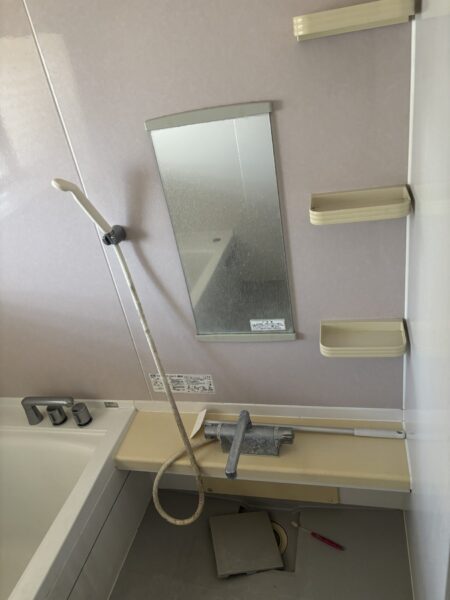 川原崎　中古物件　一部リフォーム済み（風呂、トイレ、洗面台）