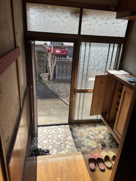 川原崎　中古物件　一部リフォーム済み（風呂、トイレ、洗面台）