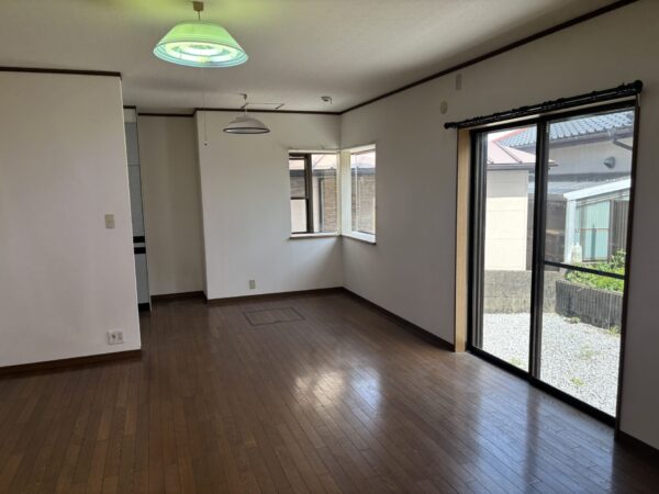 若葉町中古住宅　3LDK　駐車場2台　(仲介手数料0円)