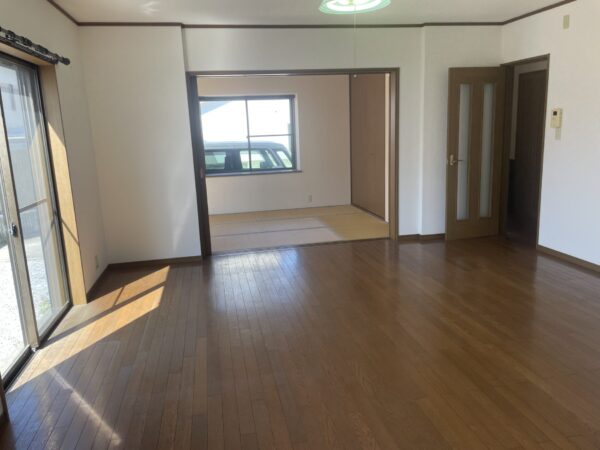 若葉町中古住宅　3LDK　駐車場2台　(仲介手数料0円)