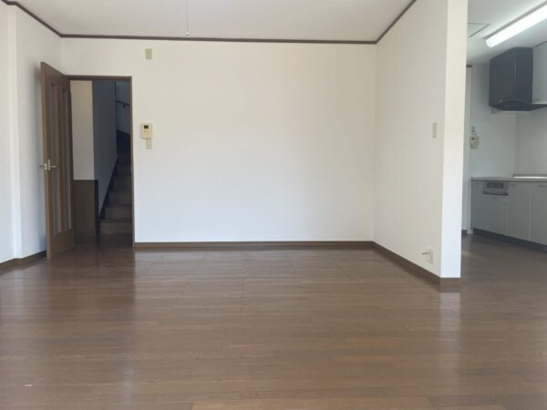若葉町中古住宅　3LDK　駐車場2台　(仲介手数料0円)
