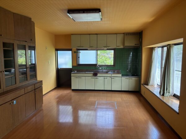 桜ヶ丘 中古住宅 4LDK 一部リフォーム済み‼水回り綺麗です‼