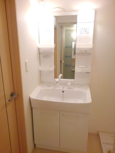 ダイバー館　2LDK・・・203号室