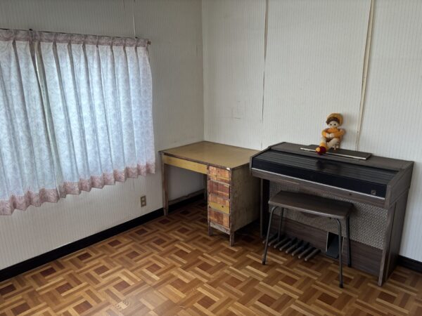 大貫町4丁目　土地約95坪　中古住宅5DK　現状渡し