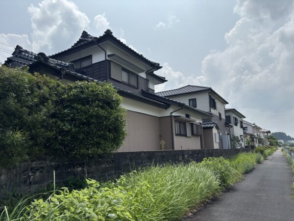 【商談中】大貫町4丁目　土地約95坪　中古住宅5DK　現状渡し