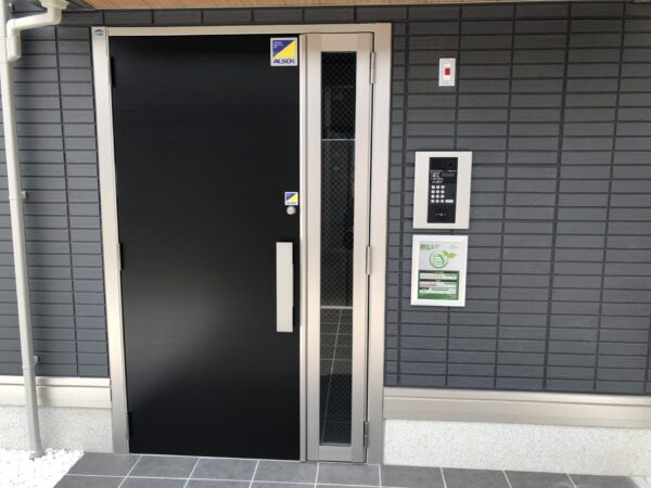 セントラルヴィラⅢ(2LDK)　西側角部屋