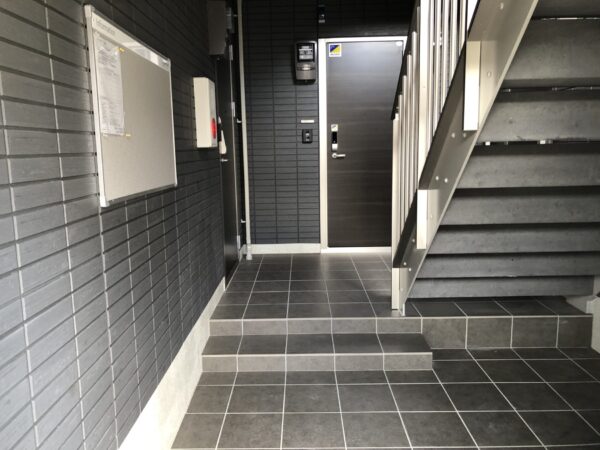 セントラルヴィラⅢ(2LDK)　西側角部屋