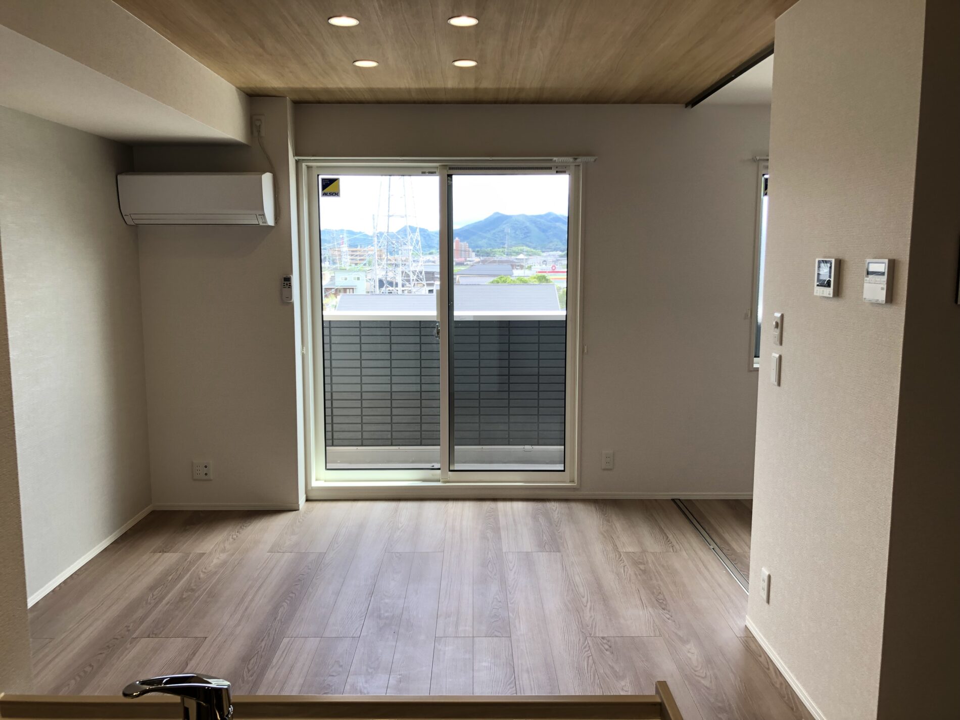 セントラルヴィラⅢ(2LDK)　中部屋画像