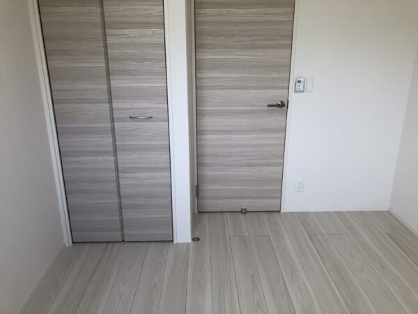 セントラルヴィラⅢ(2LDK)　東側角部屋