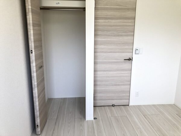 セントラルヴィラⅢ(2LDK)　東側角部屋