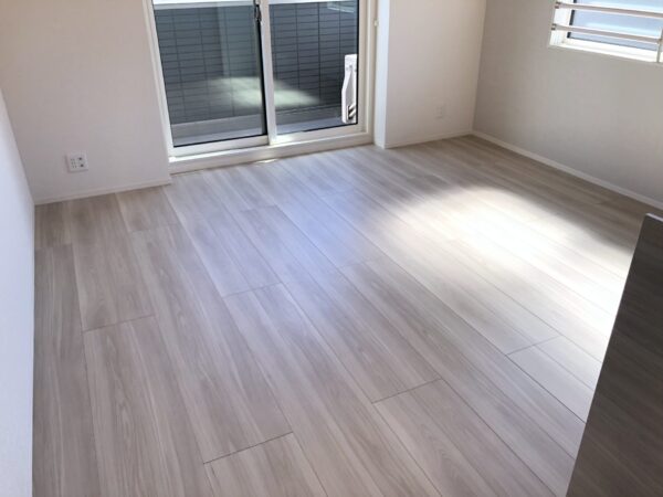 セントラルヴィラⅢ(2LDK)　西側角部屋