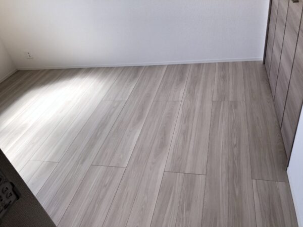 セントラルヴィラⅢ(2LDK)　西側角部屋