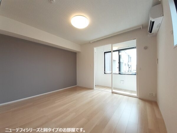 BIZ  B・・・1K・角部屋（106号室）