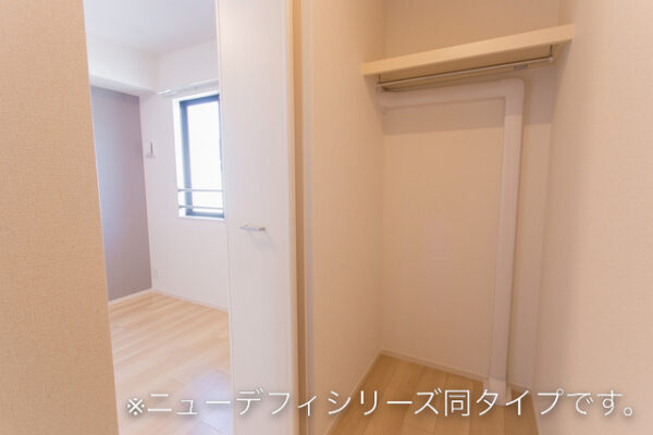 BIZ  B・・・1LDK・角部屋（206号室）
