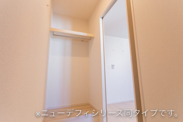 BIZ  B・・・1LDK・角部屋（206号室）