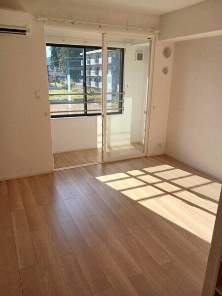 サニートロン福住2  1LDK・・・2階中部屋