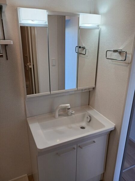 サニートロン福住2  1K・・・1階中部屋