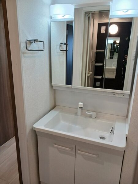 サニートロン福住2  1LDK・・・2階中部屋