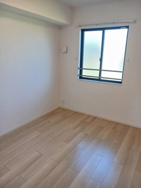 サニートロン福住2  1LDK・・・2階中部屋