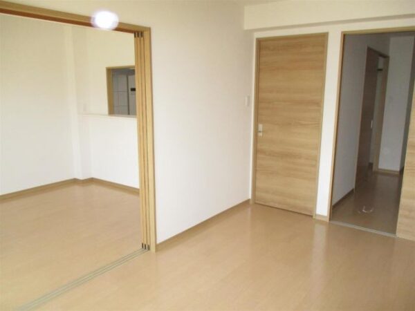 プレゾント岡富
