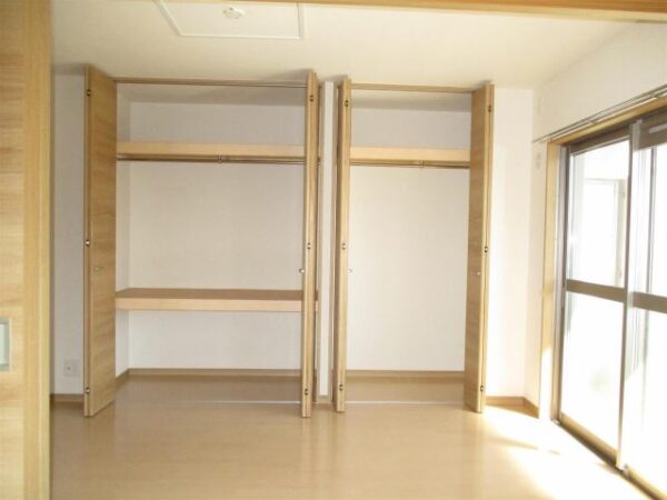 プレゾント岡富