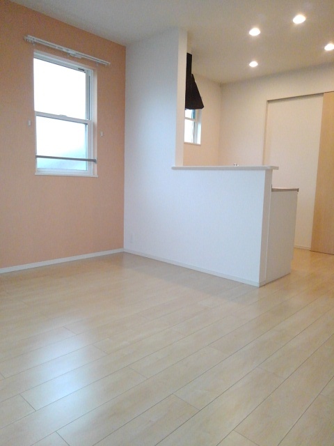 SUNNY WHITE・・・203号室画像