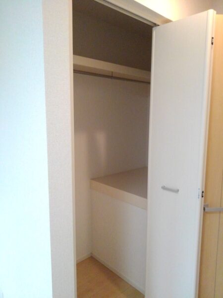SUNNY WHITE・・・203号室