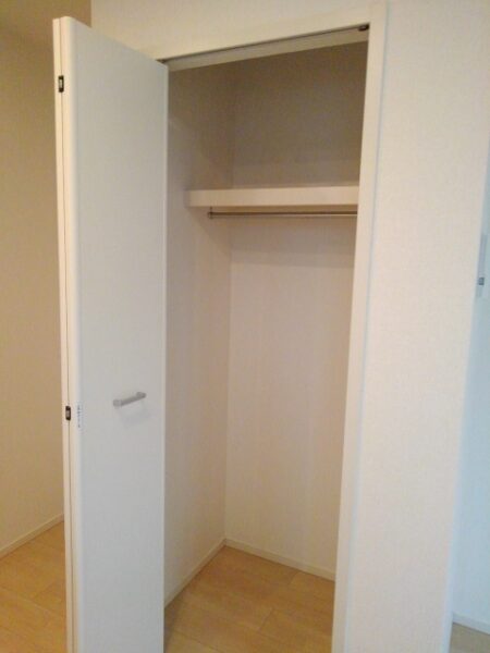 SUNNY WHITE・・・203号室