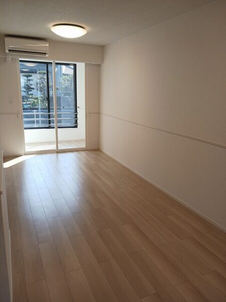 ストレリチア・・・102号室