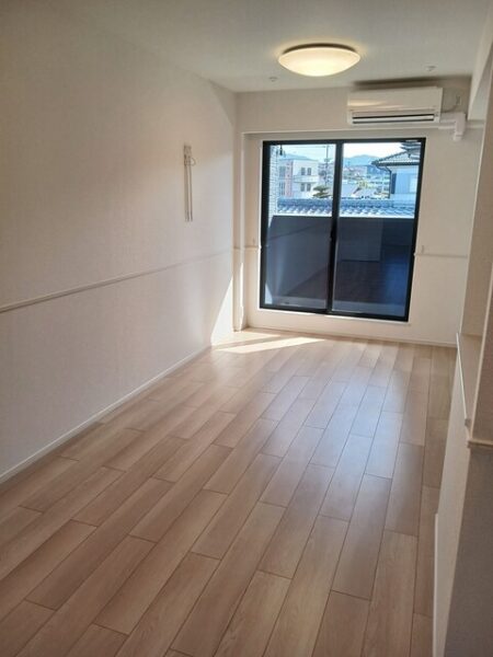 ストレリチア・・・203号室