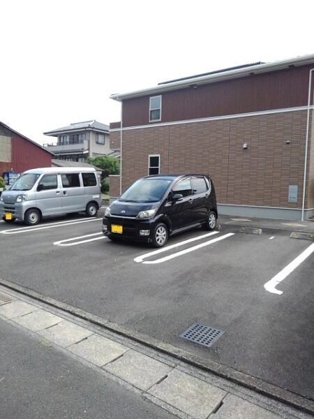 ゼファーしるく　2DK・・・102号