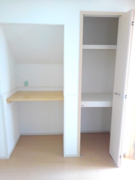 ゼファーしるく　2DK・・・102号