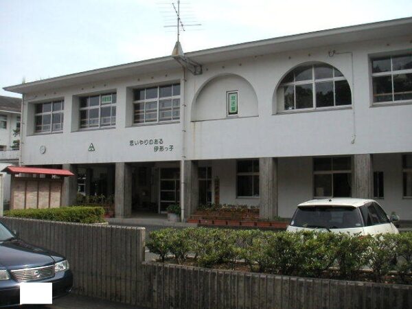 ゼファーしるく　2DK・・・102号