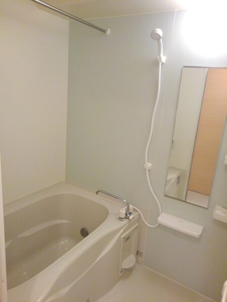 ゼファーしるく　2DK・・・102号