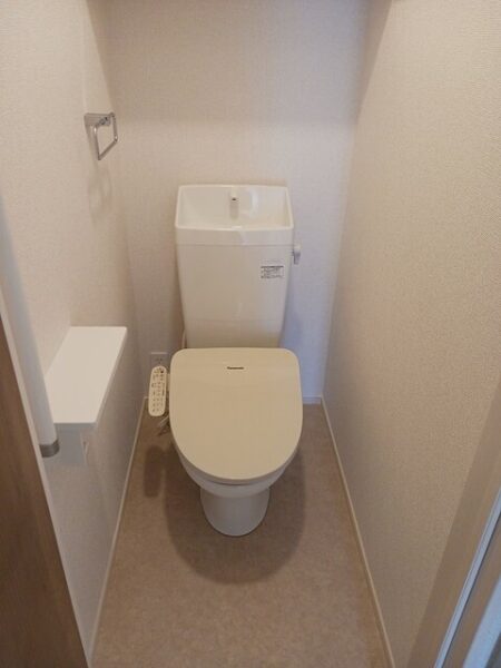 ローレルＢ ・・・205号室