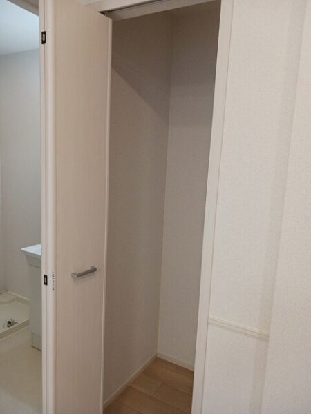 ストレリチア・・・102号室