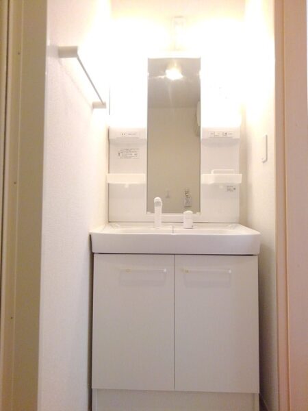 ゼファーしるく　2DK・・・102号