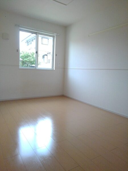 ゼファーしるく　2DK・・・102号